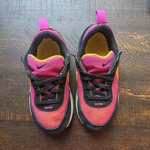 NIKE - Kids' Waffle One Sneaker - Fuschia & Gold - Sz 9